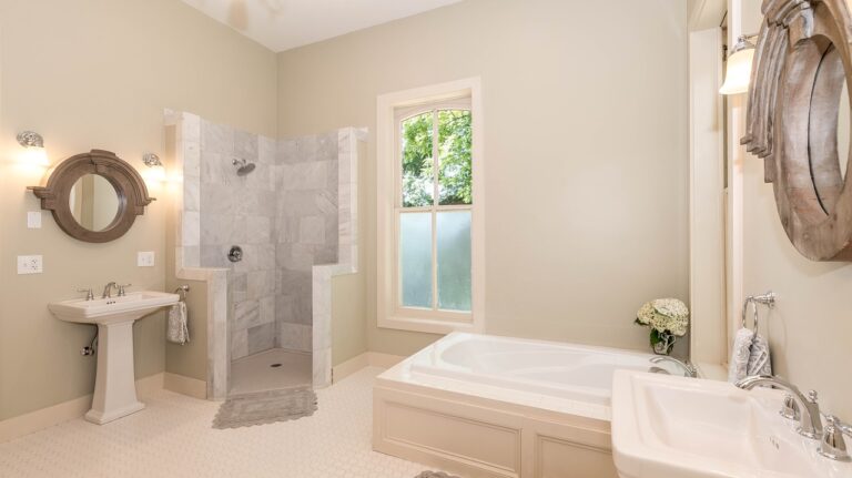 Budget-Friendly Bathroom Upgrades for Homeowners in 2024
